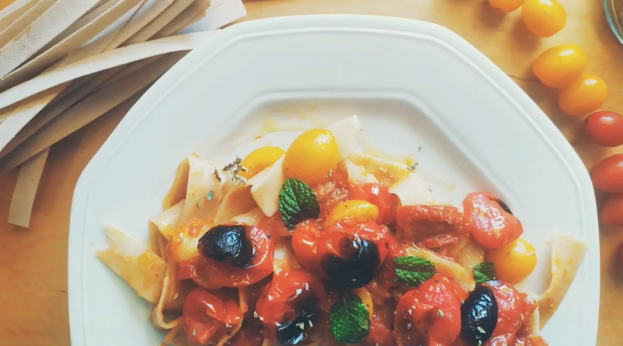 Pasta ai quattro pomodorini